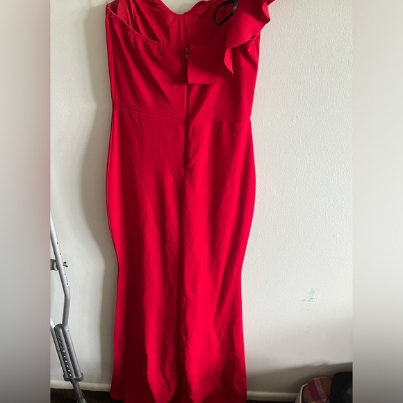 worn once, prom dress from Windsor , size small, bright red dress - Picture 14 of 14